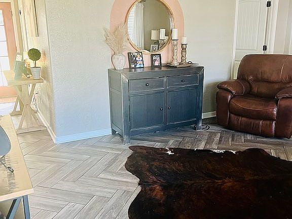 2nd image of 4722 Lawndale Ave