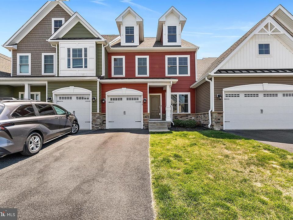 1st image of 104 Eagle Ct