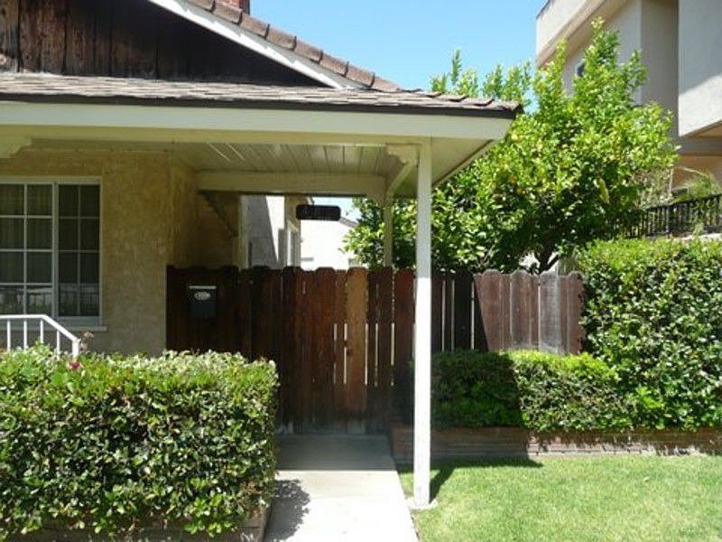 2nd image of 1145 Melrose Ave APT C