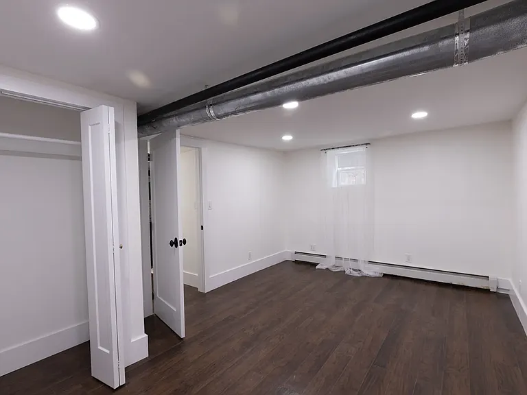 293 Montgomery St #1 — Photo 26