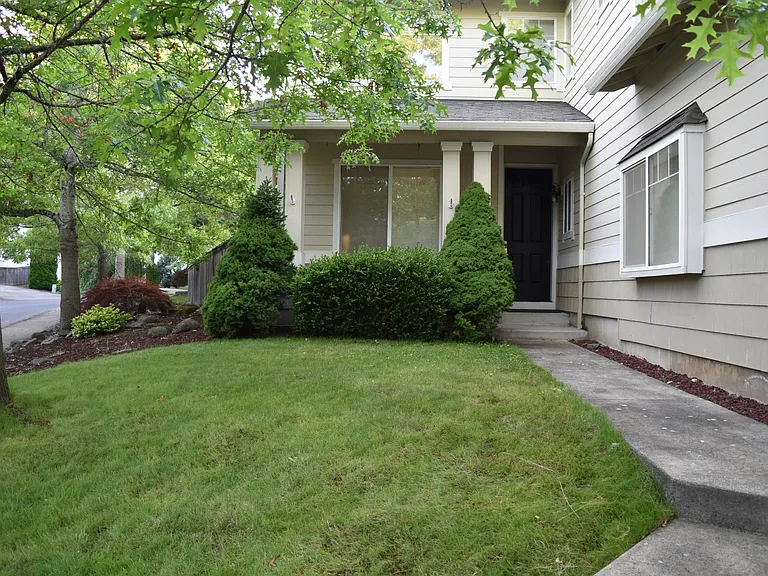 2302 SE 175th Ave — Photo 1