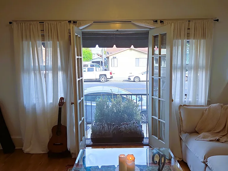 219 Redondo Ave #C — Photo 5