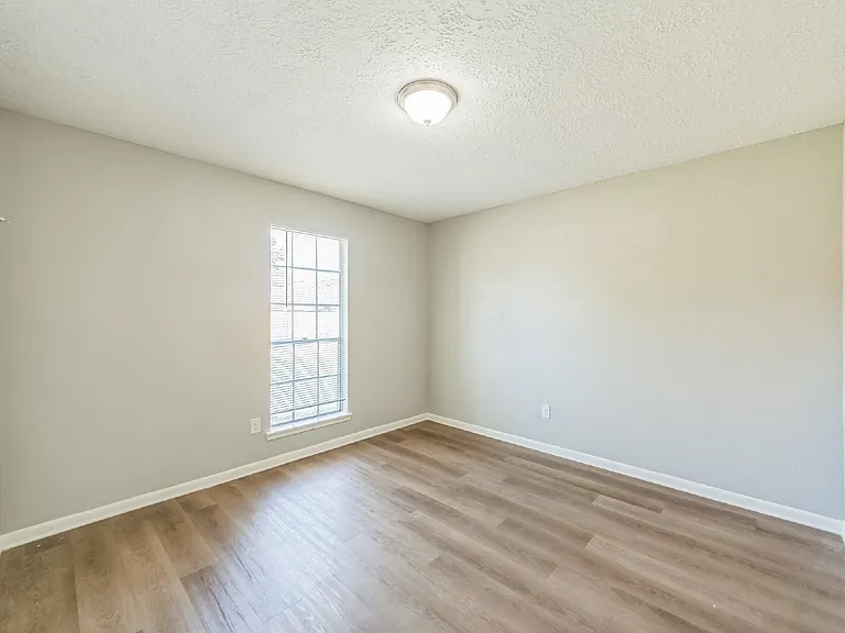 809 Willow Creek Dr — Photo 22