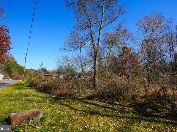 1680 Dairy Rd, Palmerton, PA 18071
