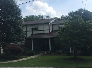 76 Cypress Dr, Carnegie, PA 15106