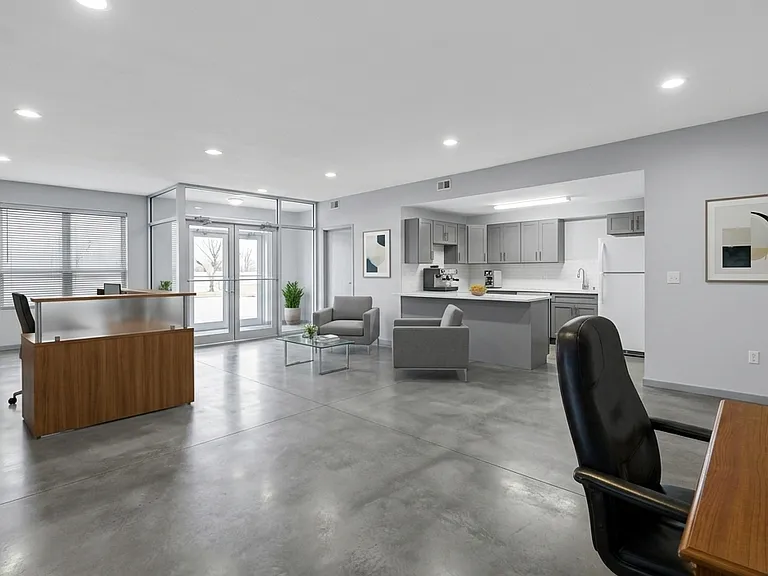 445 W 23rd St #11 — Photo 2