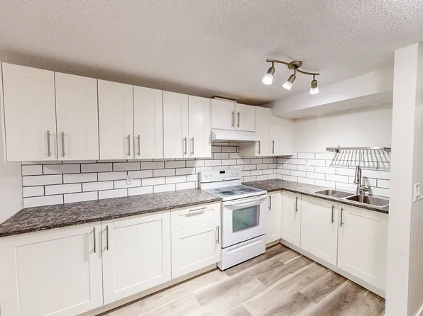 6329 24th Ave NE, Calgary, AB T1Y 2C5