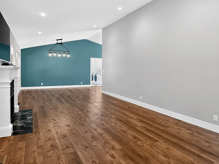 3221 Lunada Ln — Photo 8