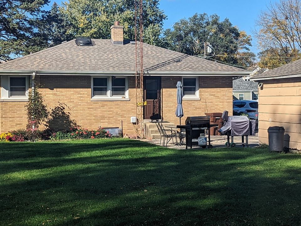 2nd image of 424 Table St