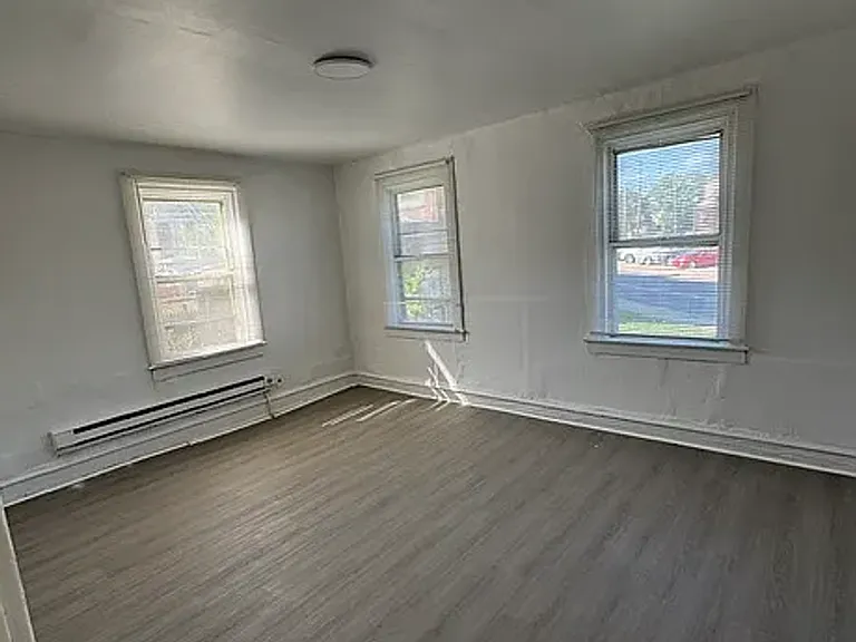 6752 Martins Mill Rd — Photo 7