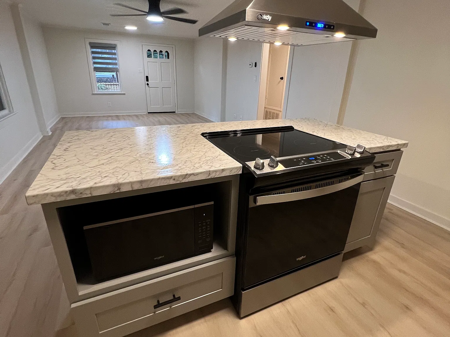 2 bed, 1024 sqft, $1,500 — Photo 4