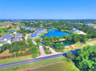 6724 Legacy Cir, Edmond, OK 73025