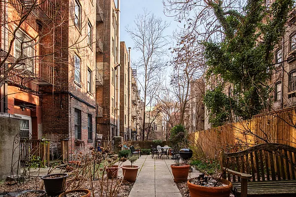 Rented by Platinum Properties | media 21