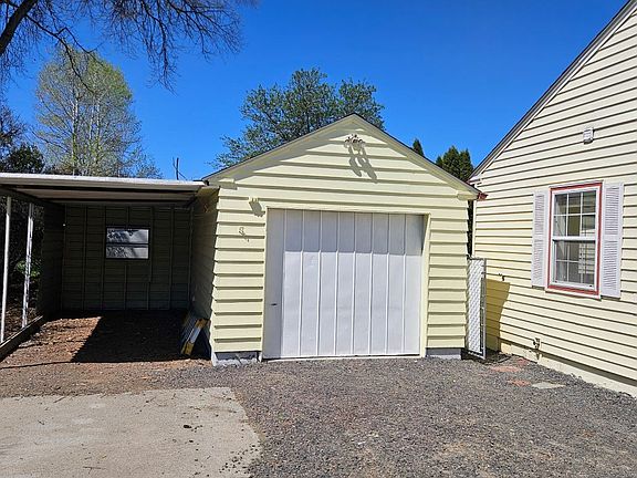 3rd image of 302 SE 2nd St