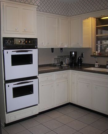 Double oven in kitchen