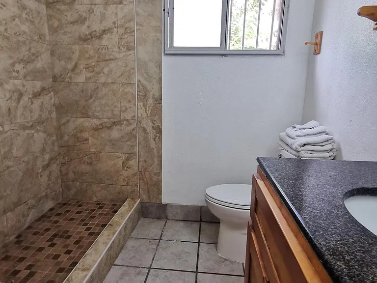 1220 W Florida Ave — Photo 4