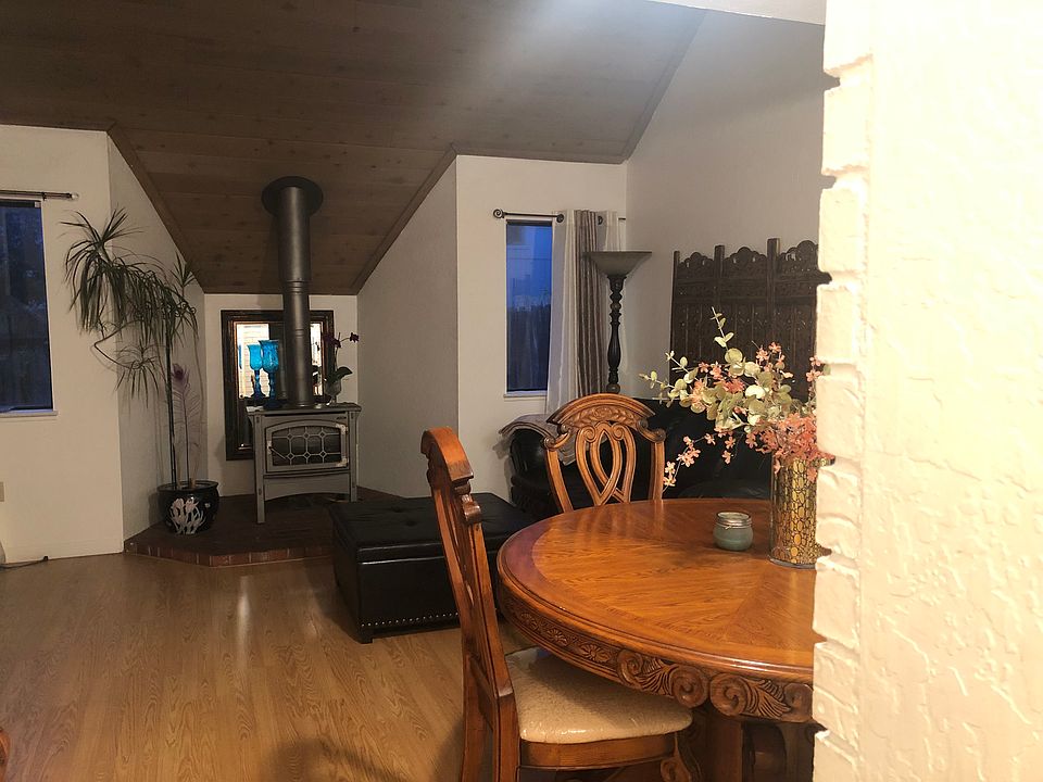 1st image of 2566 Garfield Dr