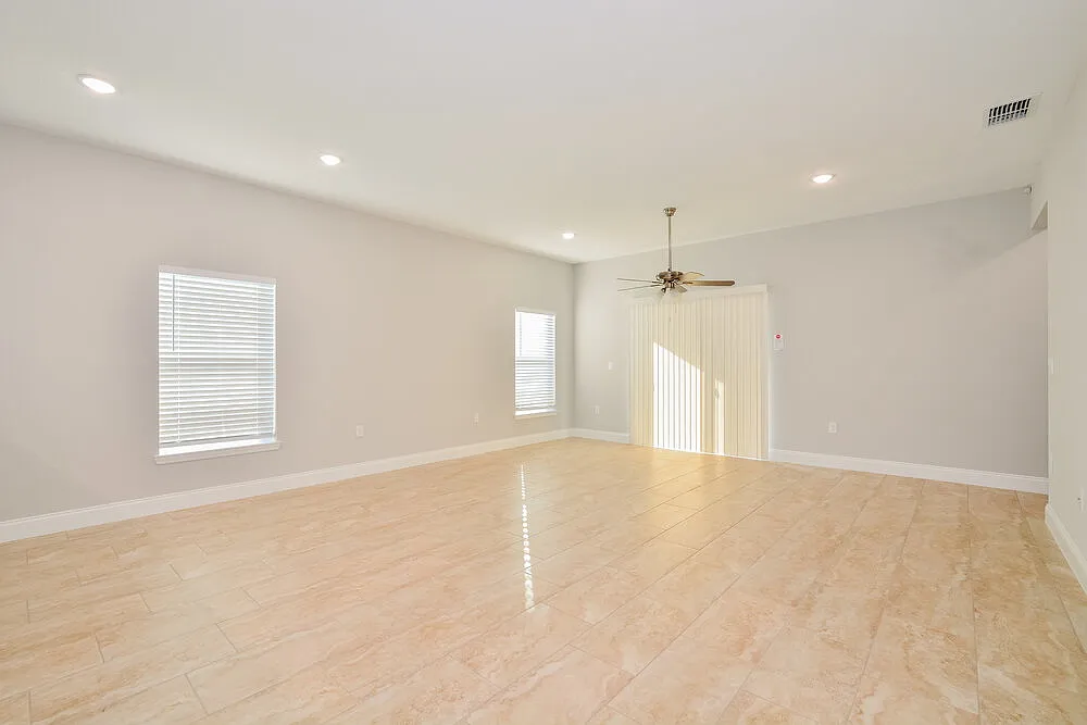 4 bed, 2.0 bath, 1662 sqft, $1,805 — Photo 4
