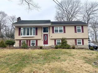 18 Sterling Dr, New Milford, CT 06776