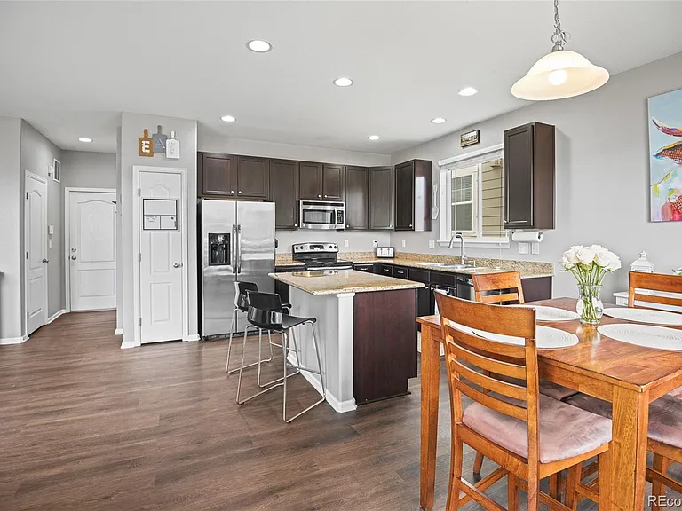 4832 S Picadilly Ct — Photo 2