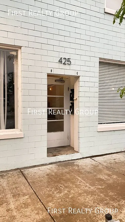 Building Photo - 425 S Main St #C