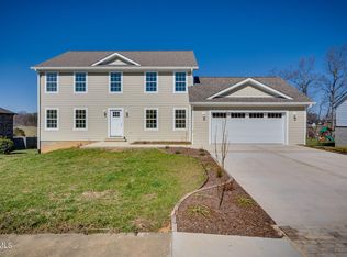 1076 Willow Springs Dr, Johnson City, TN 37604