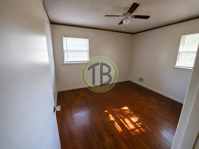 1026 Denton Dr — Photo 7