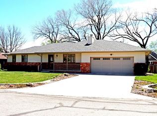 2222 Country Hills Rd, Salina, KS 67401