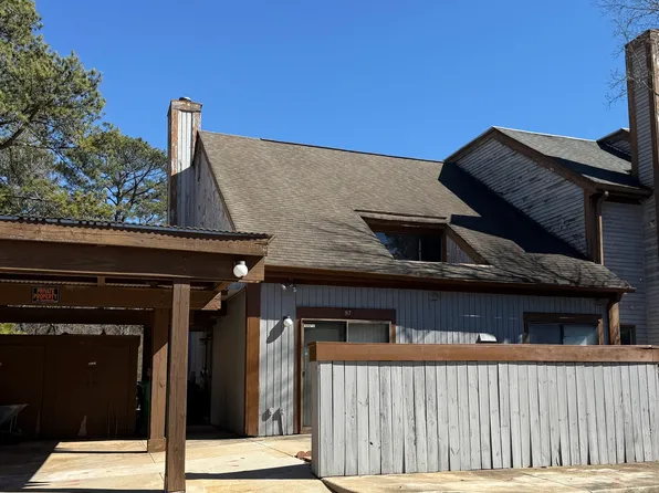 97 Willowick Dr, Lithonia, GA 30038