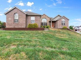 2208 Woodland Hills Dr, Cape Girardeau, MO 63701