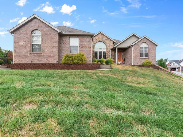 2208 Woodland Hills Dr, Cape Girardeau, MO 63701