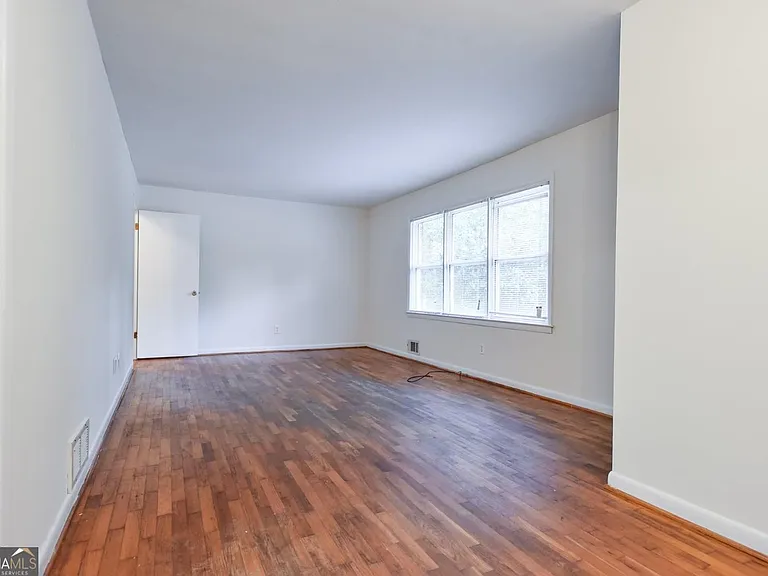 105 Whitehead Ter E — Photo 6