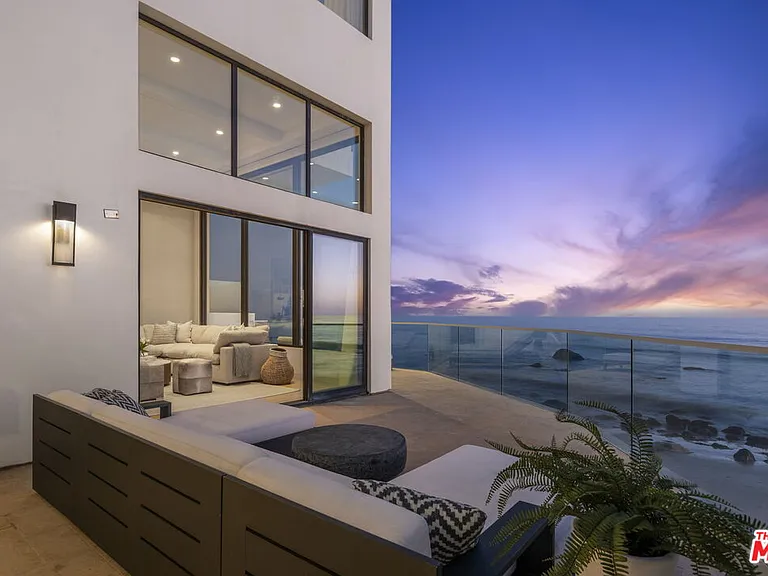 24146 Malibu Rd — Photo 21