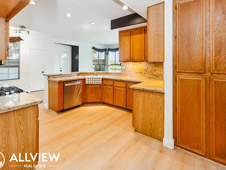 2 Sentinel Pl — Photo 12