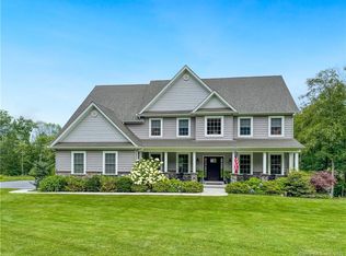 9 Corner Pond Ct, Danbury, CT 06811