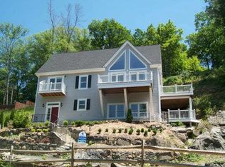 31 Waterview Dr, Danbury, CT 06811