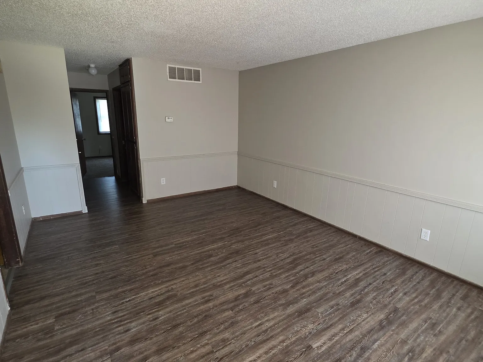 3142 S Pinecrest St — Photo 3