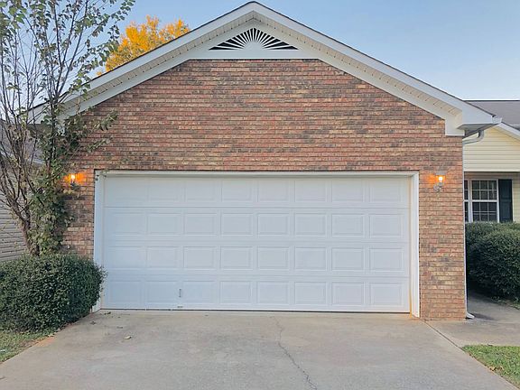 2nd image of 313 Parker Pl SW