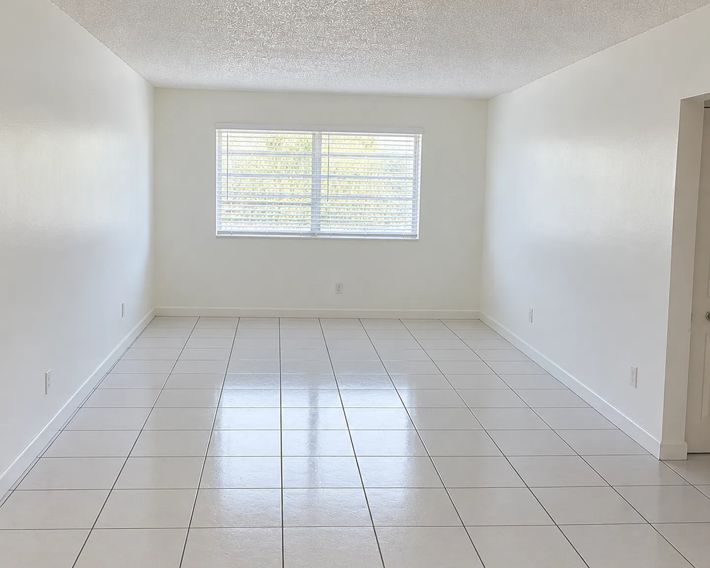 Westland Manor — Photo 2