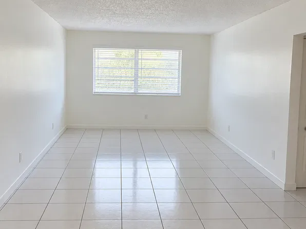 Westland Manor, 1465 W 41st St #Wm-1560-04, Hialeah, FL 33012