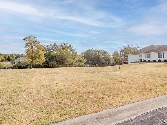 3rd image of 2812 Scenic Lake Dr