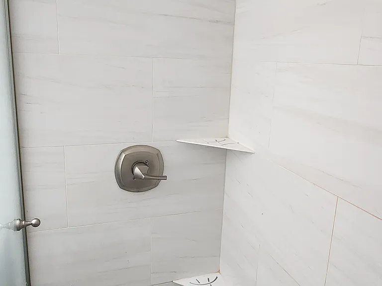 803 Surrey Ln — Photo 9