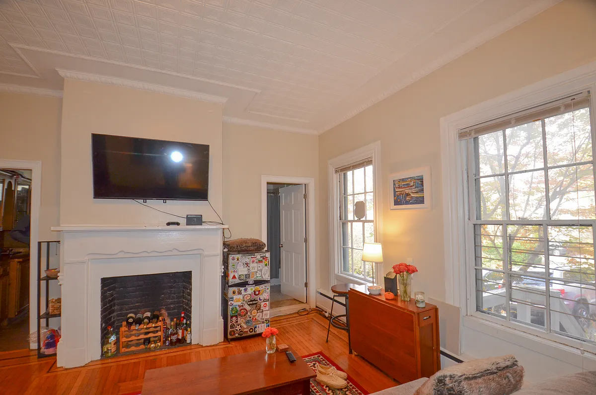 Building Photo - 40 Bowen St #11A