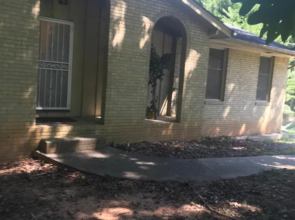 2992 Dodson Dr, East Pt, GA 30344