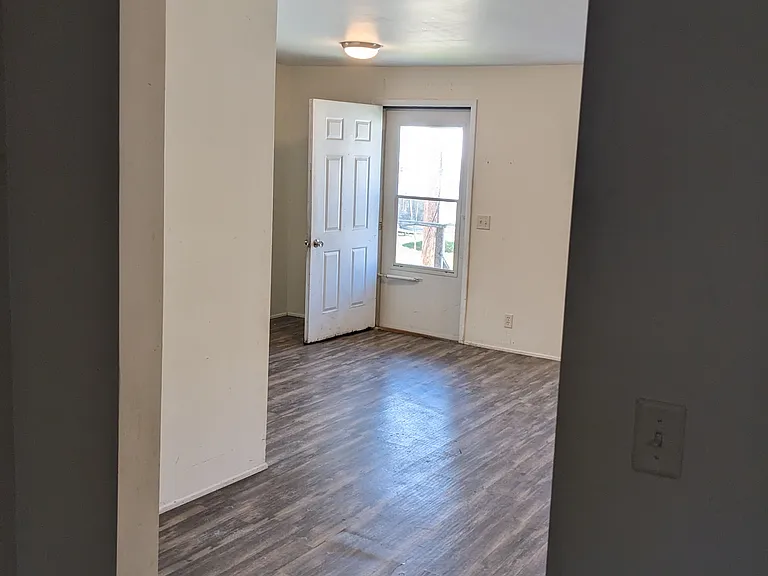 102 Catherine St — Photo 5