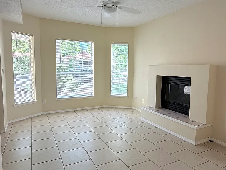 6125 Rosetree Pl NE — Photo 8