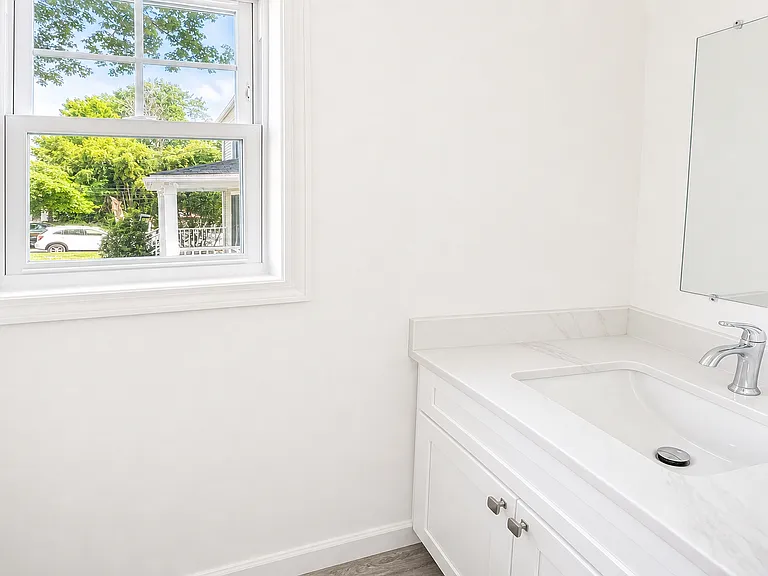 22 Infield St — Photo 7