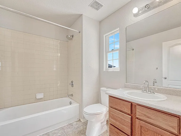 6442 Silverwind Cir — Photo 20