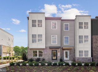 2116 Acadia Rd, Herndon, VA 20170