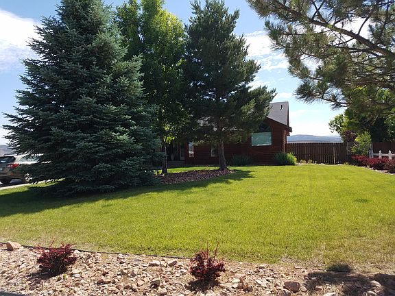 3rd image of 1327 La Mesa Cir